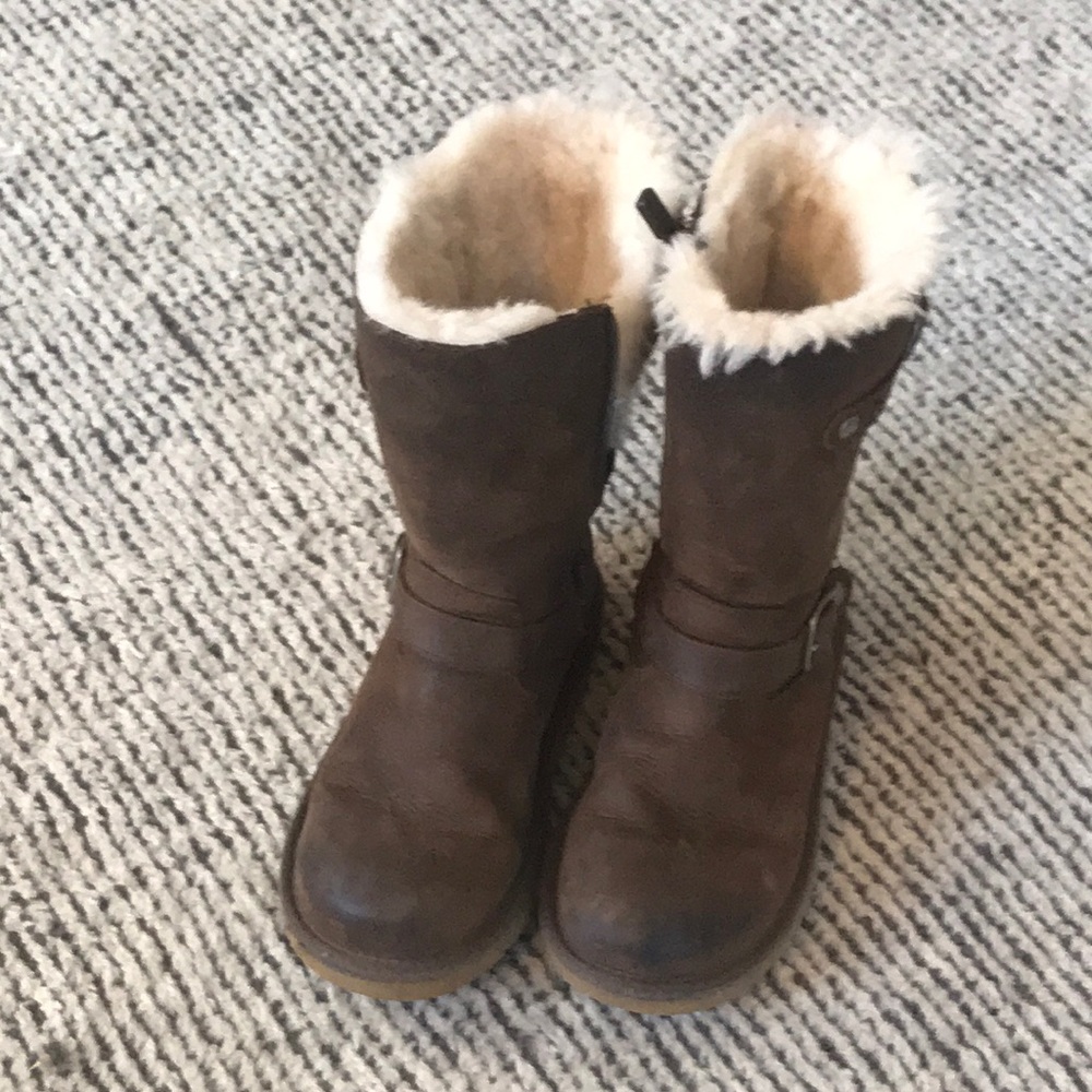 DO NOT PURCHASE Children’s UGG boots